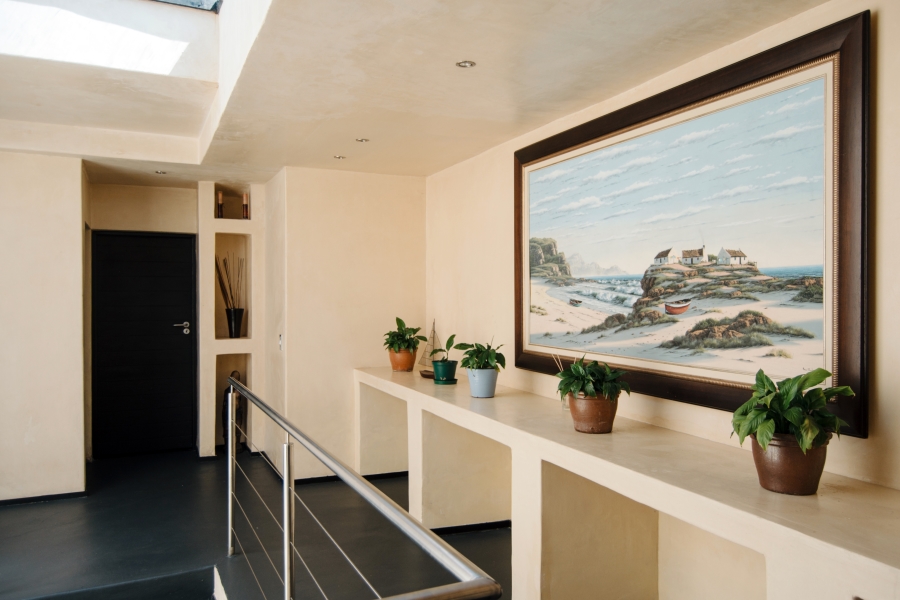 8 Bedroom Property for Sale in Pringle Bay Western Cape